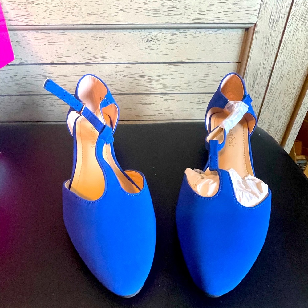 NWT Dream Pairs, Women's Blue Strappy Flats, Size 7.5